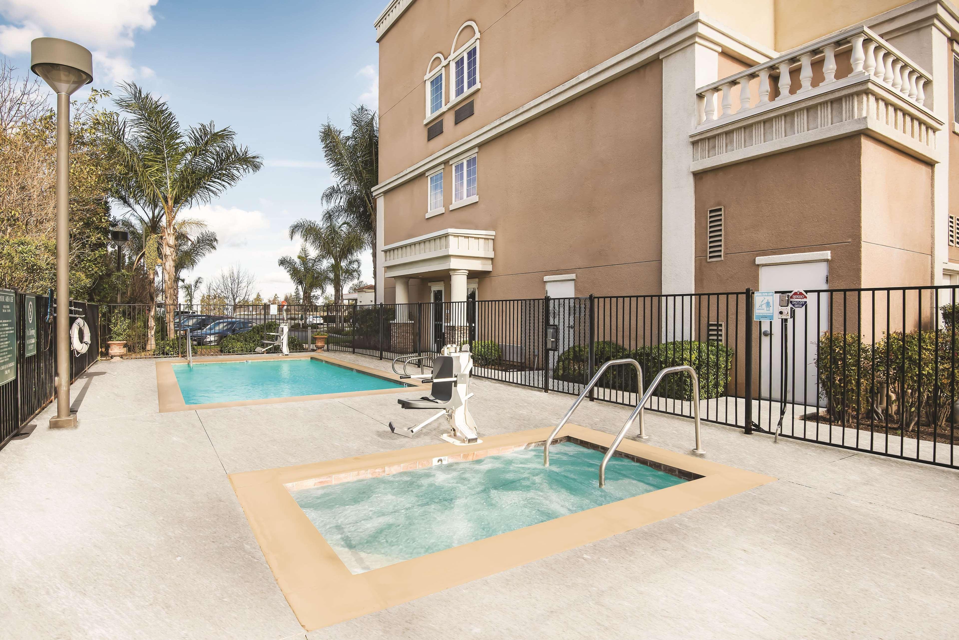 Отель La Quinta By Wyndham Modesto Salida Экстерьер фото